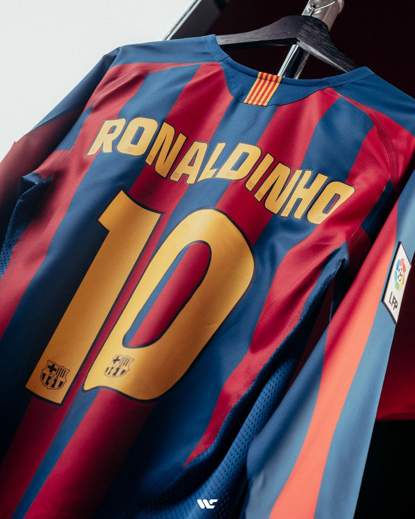 Barcelona Adult Reissue LS Player Jersey (Ronaldinho #10) – Weston