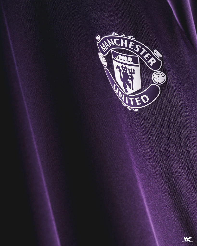 Manchester United Adult 2025/26 Training Jersey – Weston Corporation
