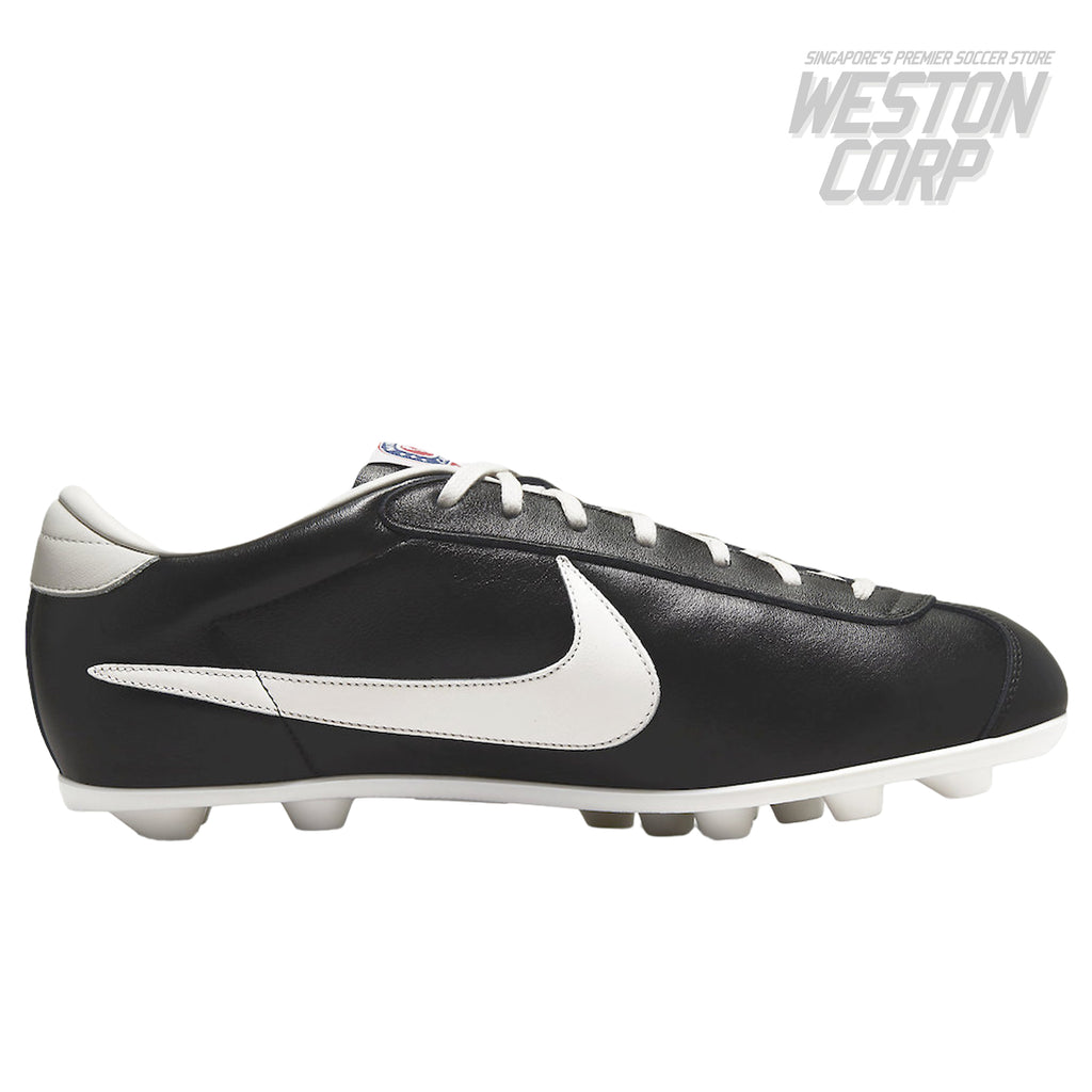 The Nike 1971 (Black/White)